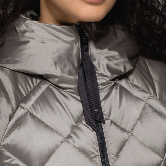 SOLD Lululemon Reversible Vest - Picture 5 of 12